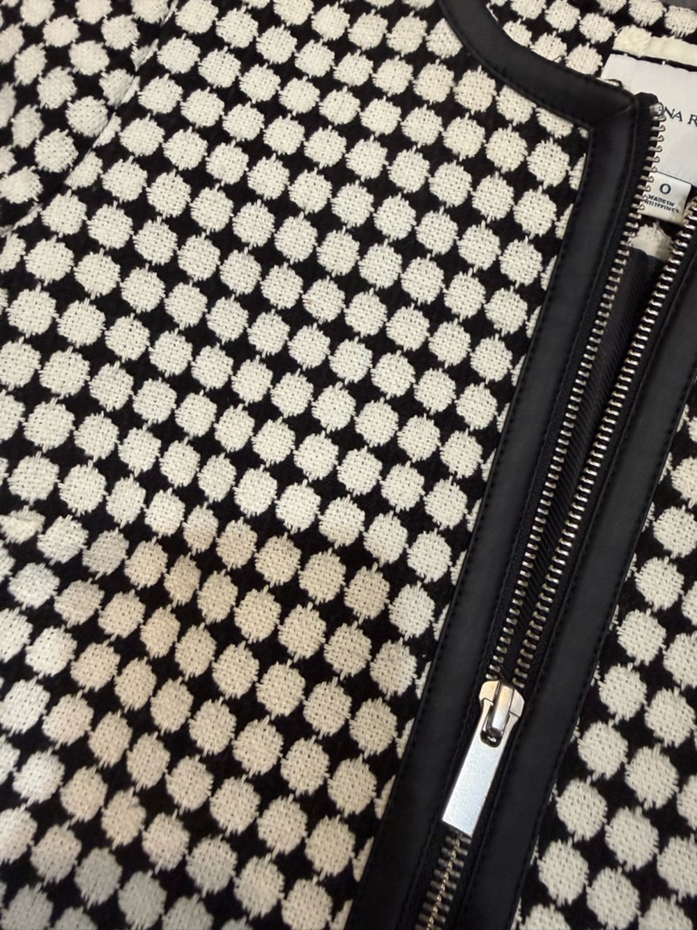 Banana Republic Black and White Crop Zipper Jacket with Black Trim - Picture 4 of 4